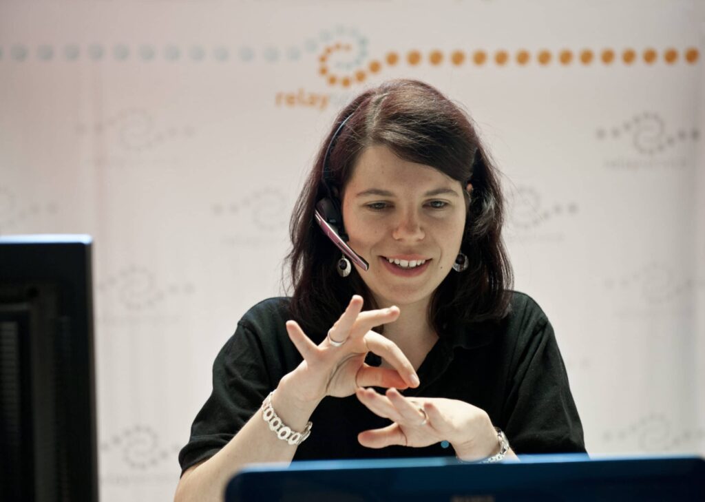 Pressebild Relayservice-Susanne-Sharker-c-Kerstin-Reiger-Hintergrund-retuschierbar-scaled